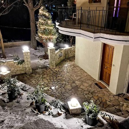 Keramidaki Mini Suites 4 Калаврита Екстер'єр фото